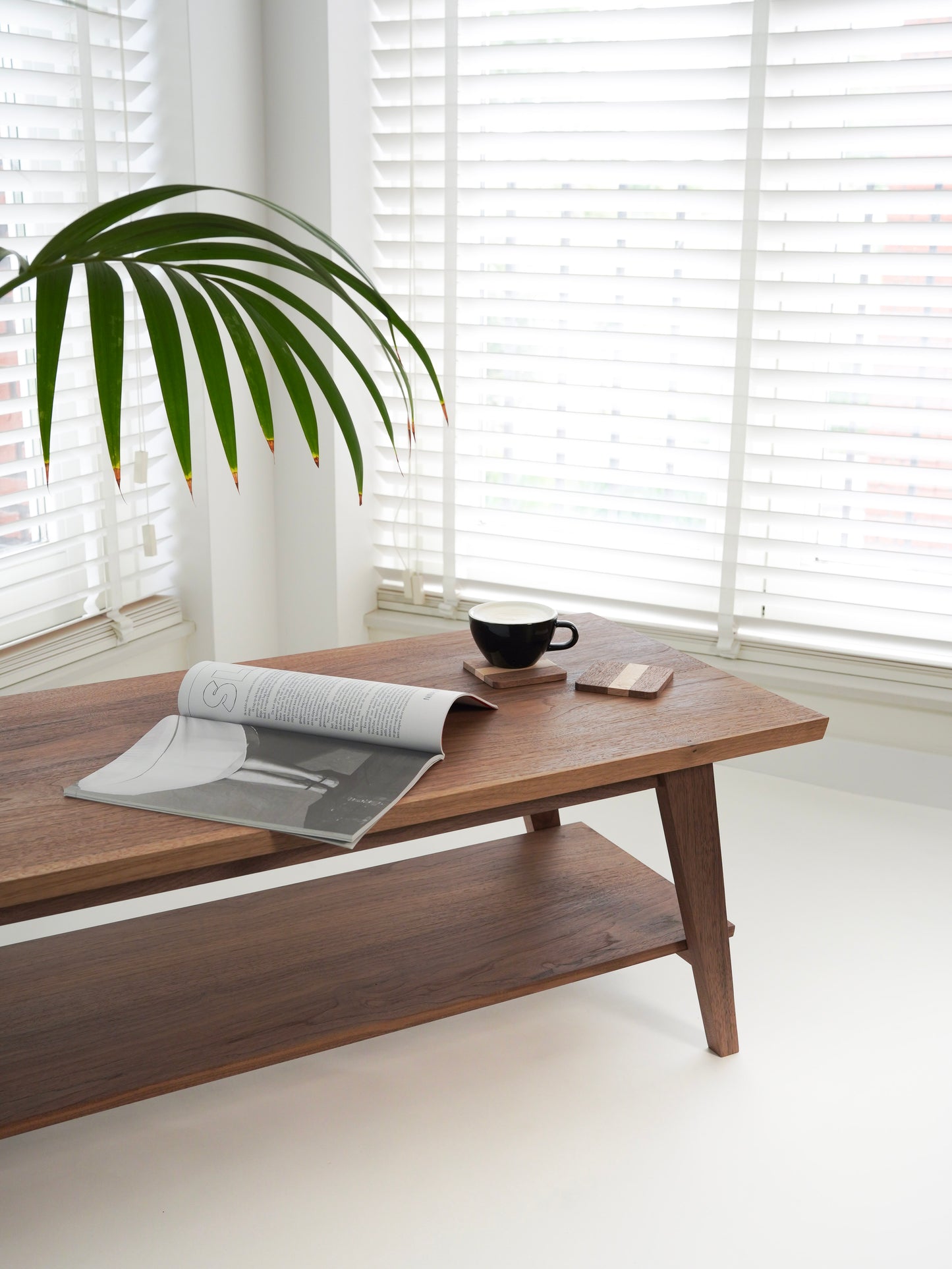KUMO - coffee table